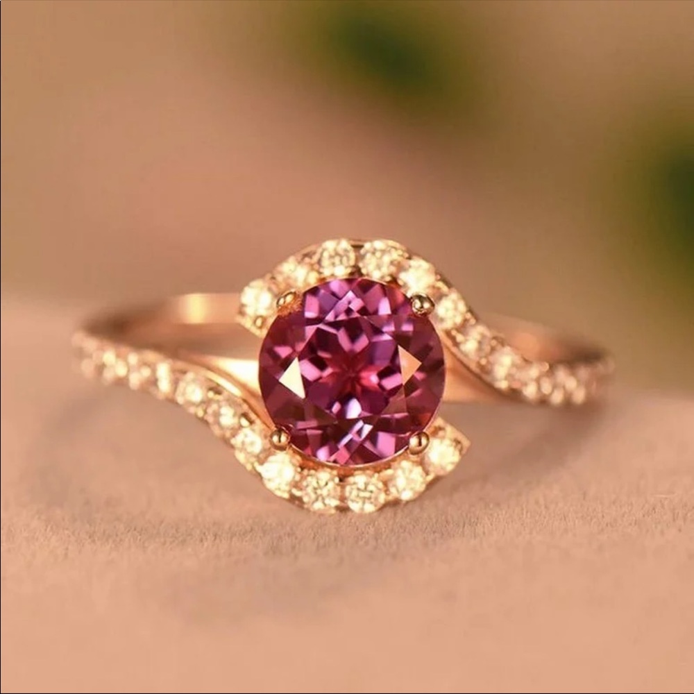 New Round Cut Rose Gold Garnet Diamond Ring